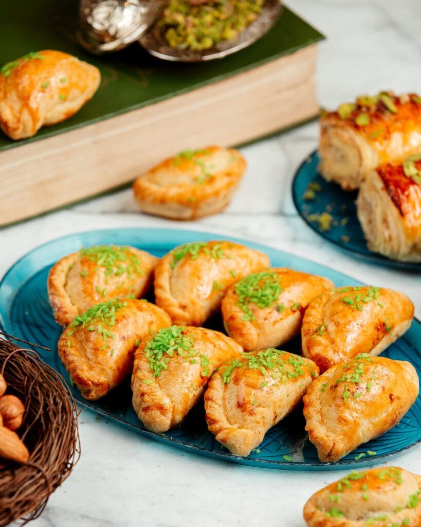 Vegetable green curry puffs - vegetarian food in Thailand